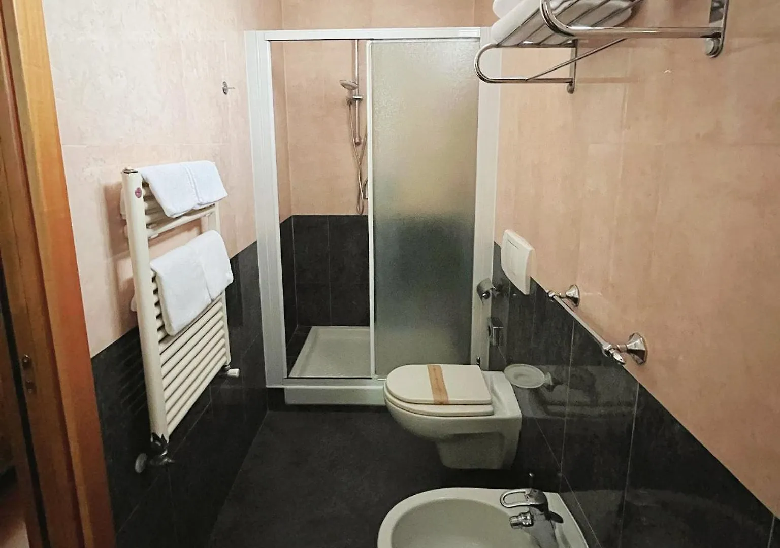 Hotel Valganna Milan 3*,