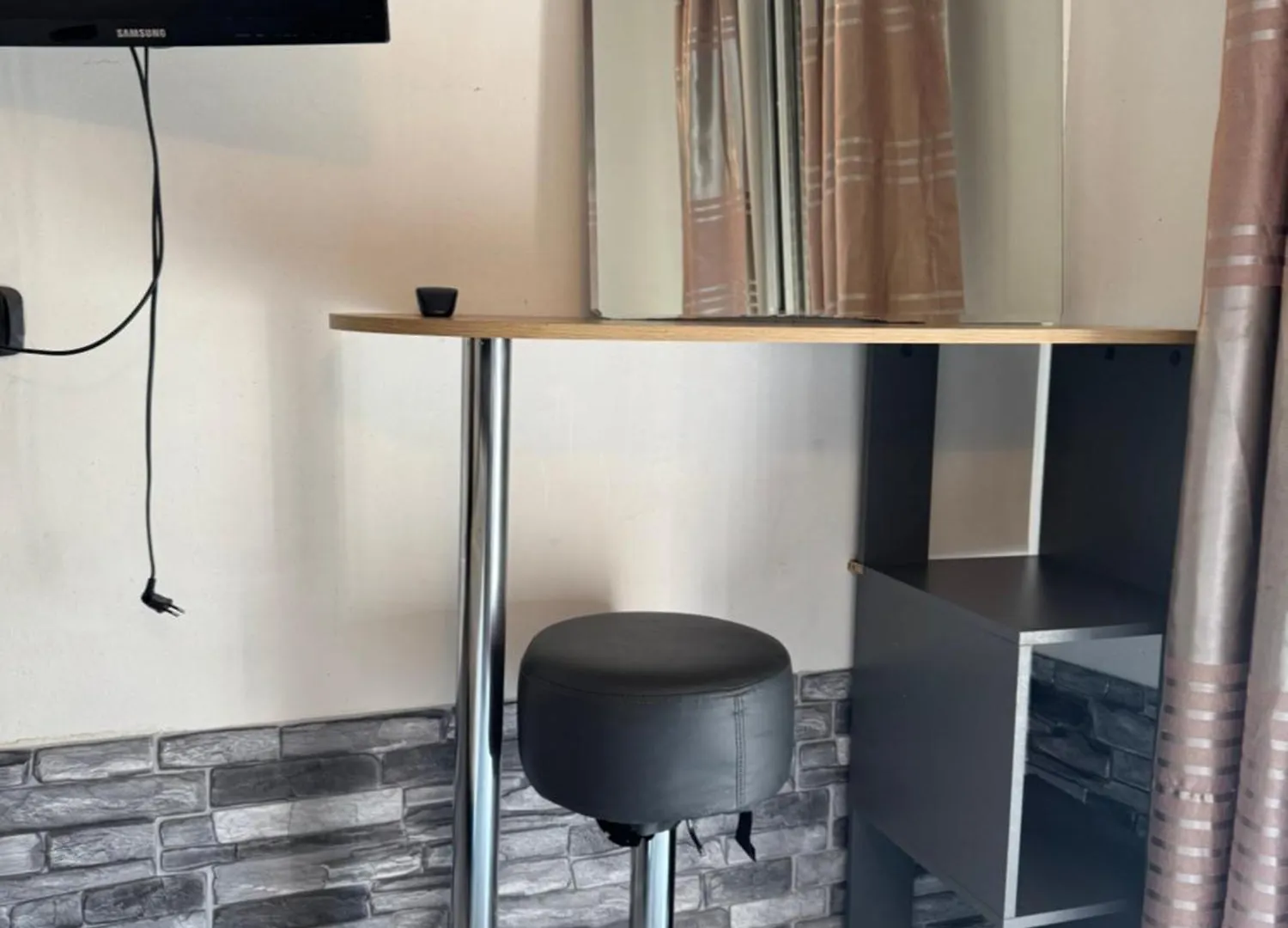 Hotel Valganna Milan 3*,